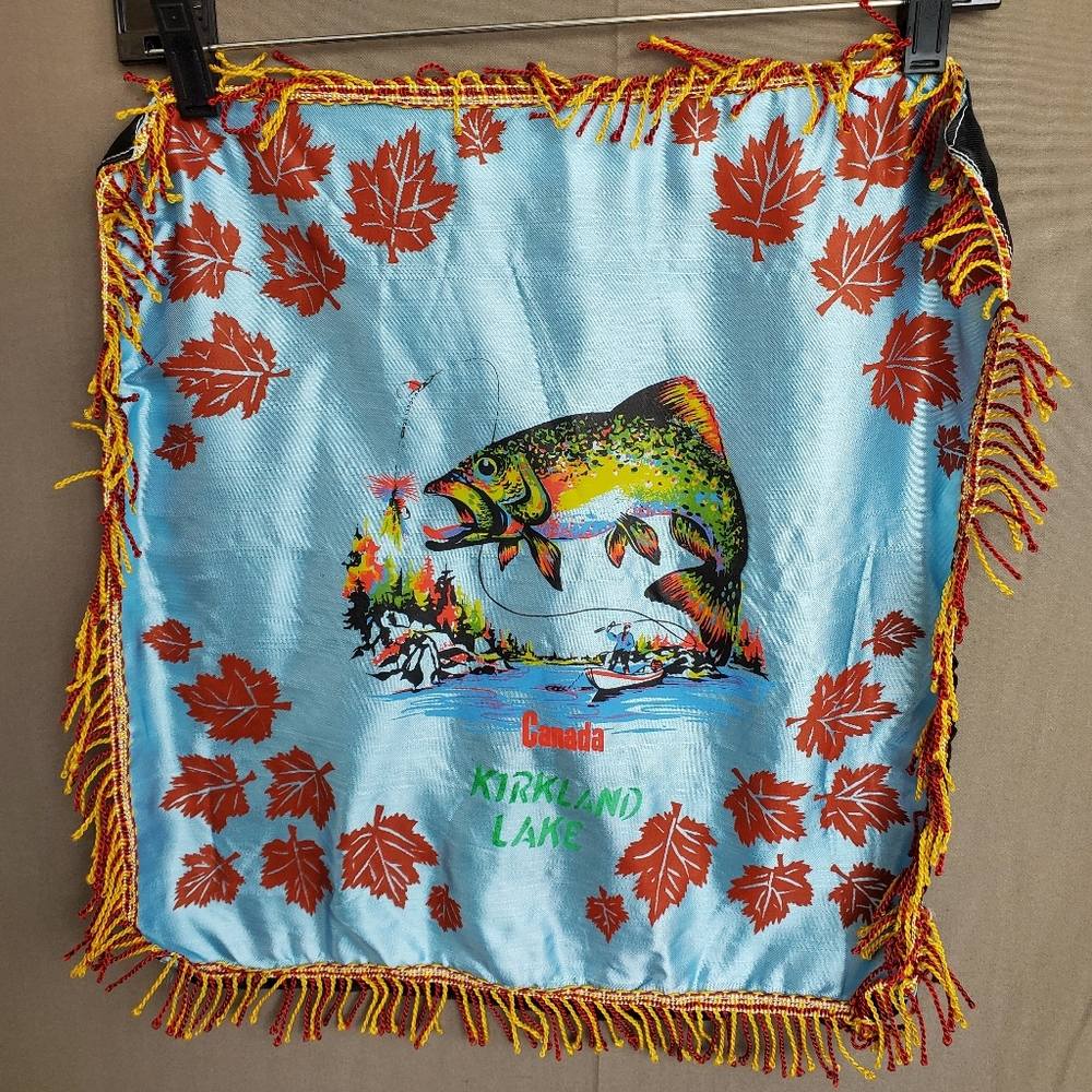 Vintage Souvenir Cushion/Pillow Cover Canadiana Unique